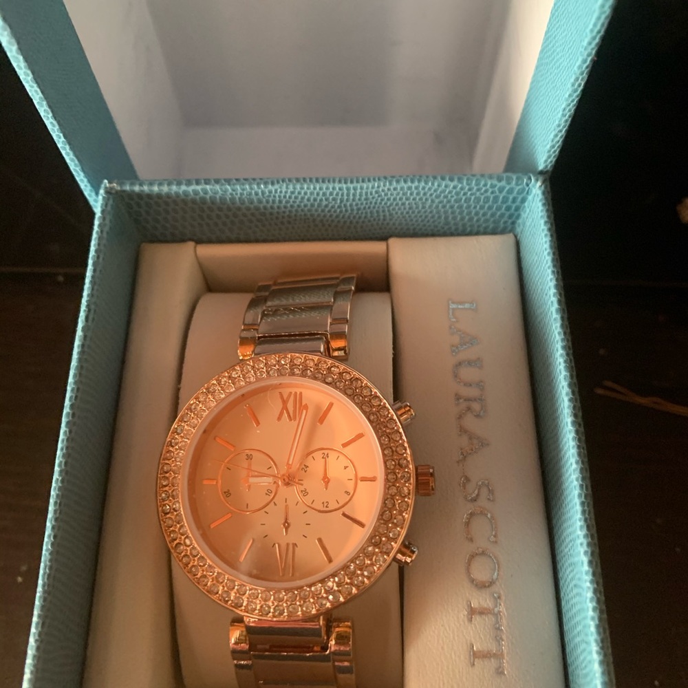 Laura Scott watch